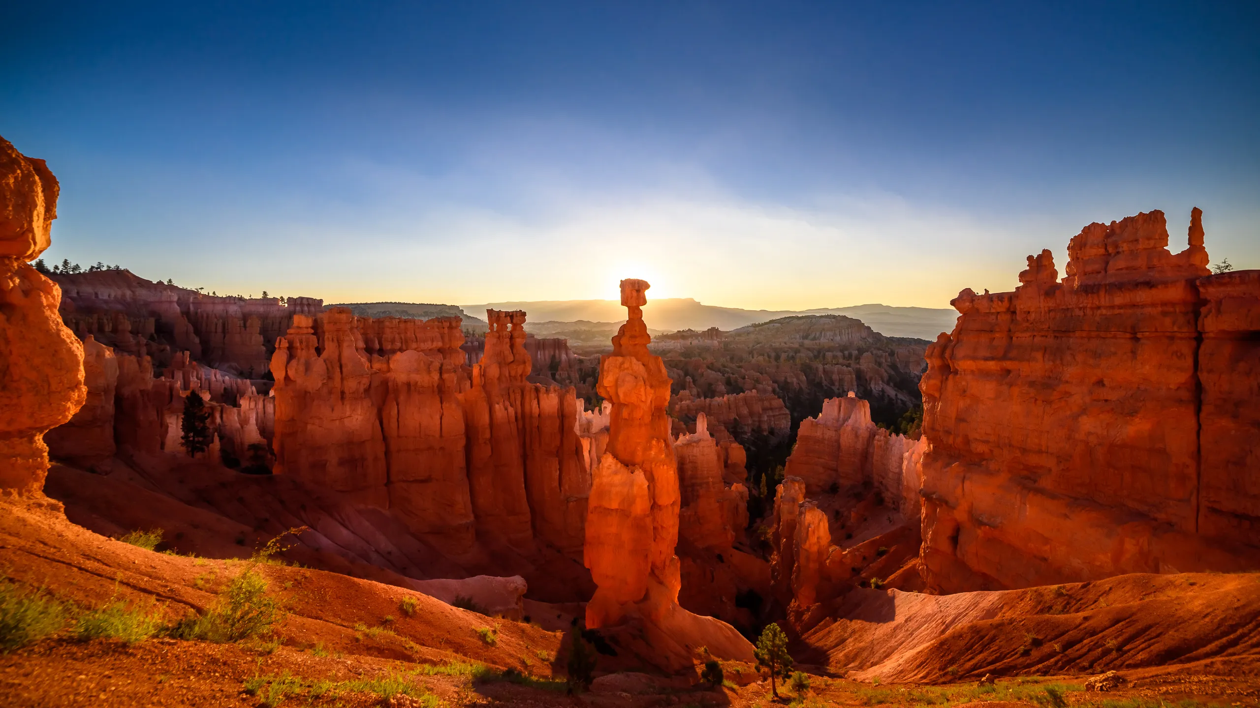 Sunrise over Bryce Canyon